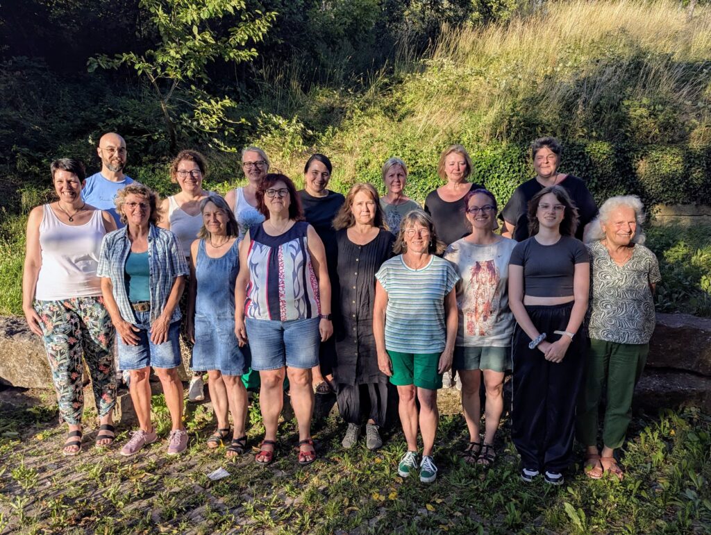 Alle Mitglieder des Frauenchors "Feel Harmonie"